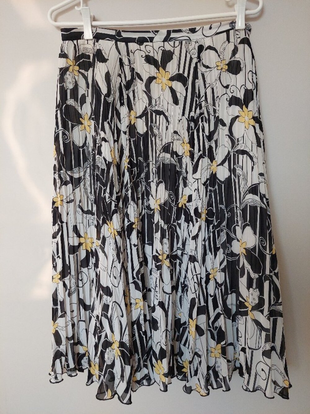 Alison Sheri Women's Size S Aventine Floral Pleated Skirt